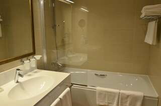 Отель Victoria & SPA Минск Стандартный двухместный номер с 2 кроватями и правом посещения аквазоны-4